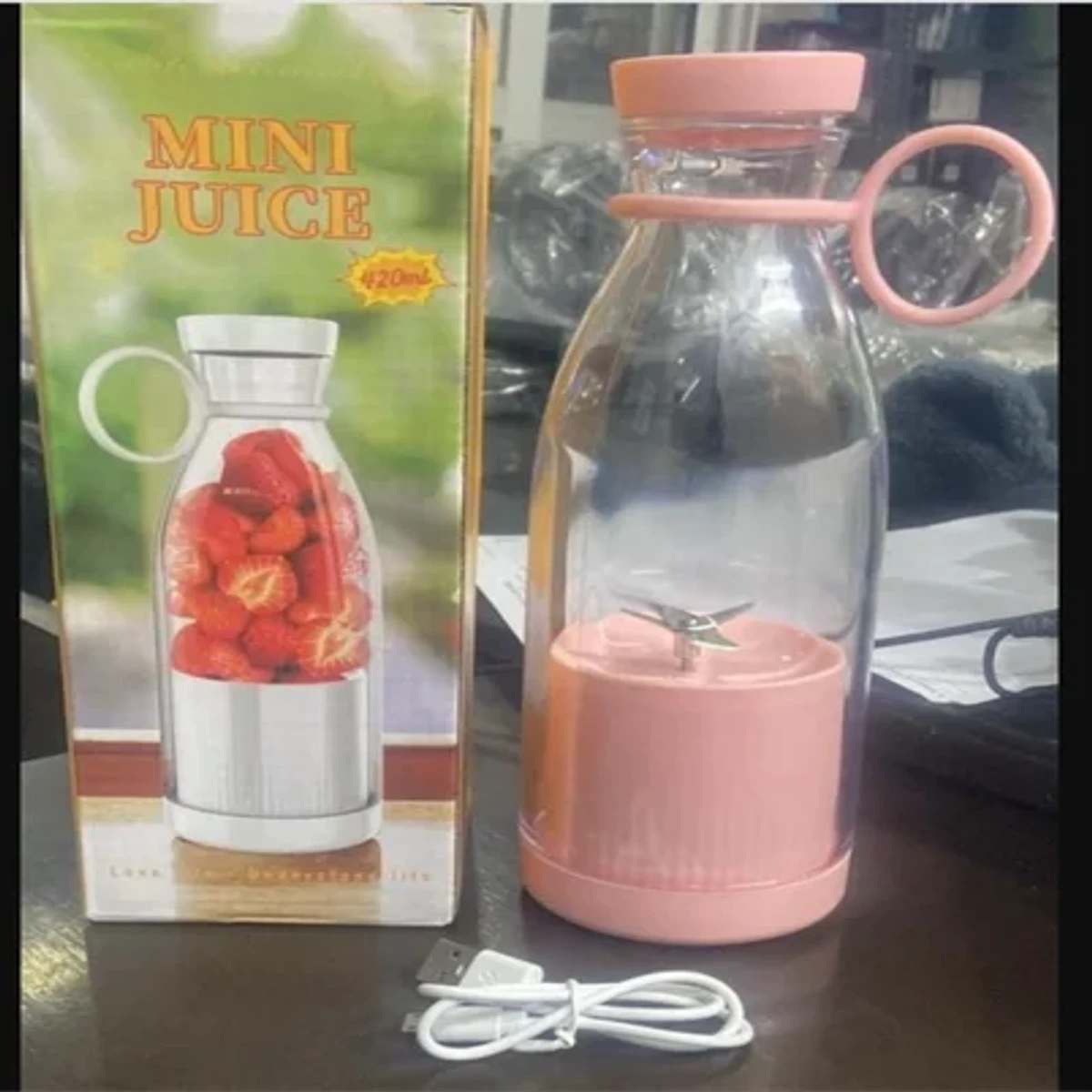 Plastic Electric Mini Juicer 420 Ml, For Home